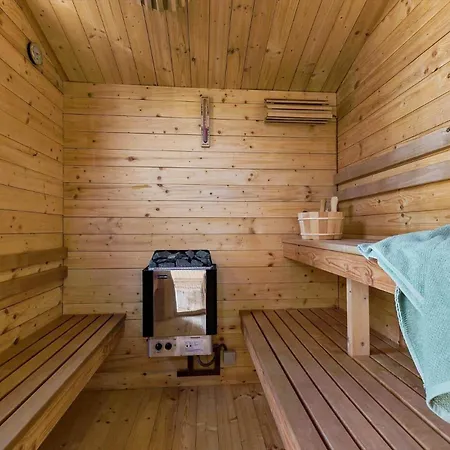 8853-glesborg-ravnsagervej-3 بيت للعطل