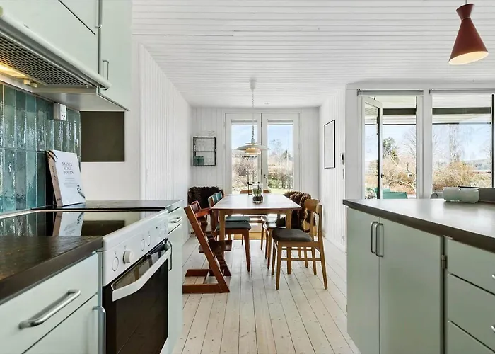 8853-glesborg-ravnsagervej-3 * Glesborg